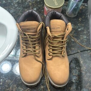 Worn once needed them for horse back riding but then quick- great condition